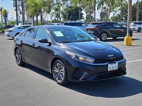 Used 2022 Kia Forte LXS image 3