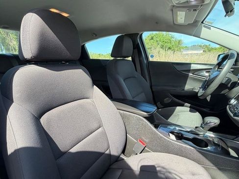 Used 2021 Chevrolet Malibu LT image 14