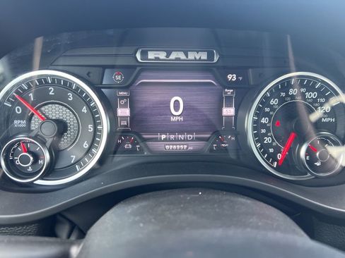 Used 2023 RAM 1500 Laramie AWD/4WD image 9