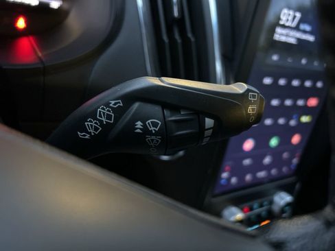 Used 2022 Ford Edge Titanium image 23