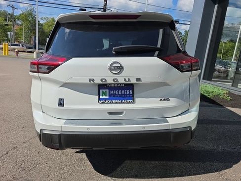 Used 2026 Nissan Rogue SV AWD/4WD image 5
