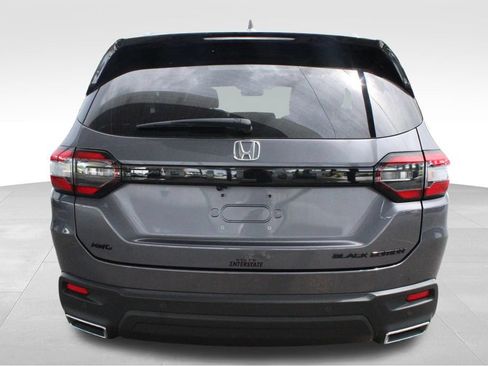 Used 2025 Honda Pilot Black Edition image 16