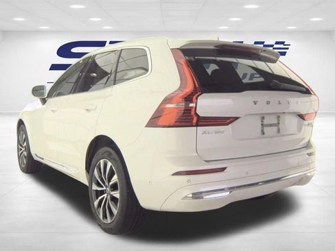 Used 2023 Volvo XC60 B5 Plus w/ Climate Package image 9