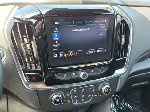 Used 2023 Chevrolet Traverse LT FWD image 15