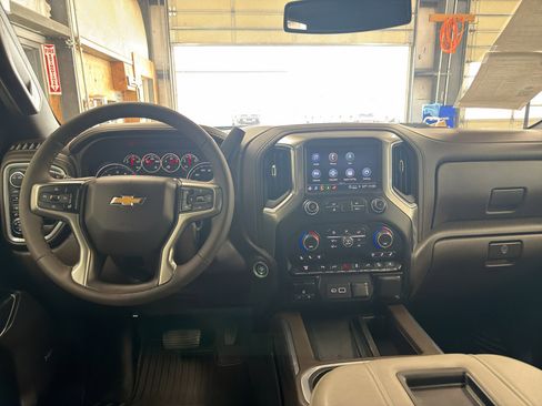 Used 2022 Chevrolet Silverado 2500 LTZ w/ LTZ Plus Package image 35