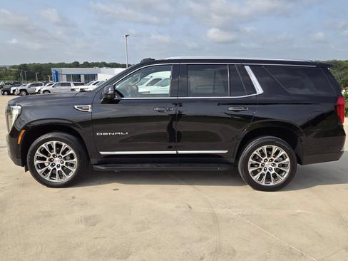 Used 2025 GMC Yukon Denali AWD/4WD image 5