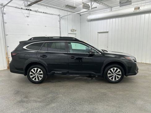 Used 2023 Subaru Outback Premium AWD/4WD image 37