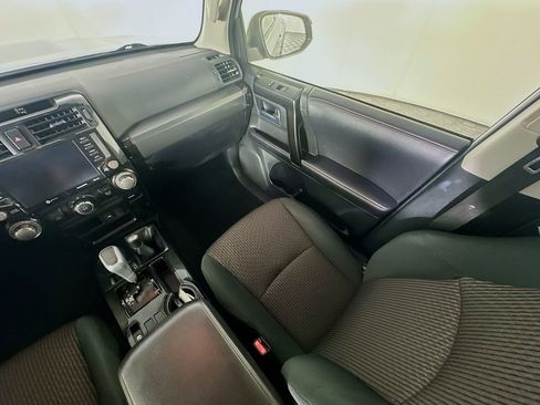 Used 2022 Toyota 4Runner TRD Off-Road image 11