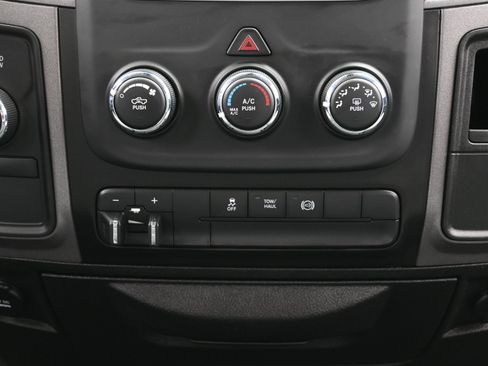 Used 2018 RAM 2500 Tradesman w/ Chrome Appearance Group image 36