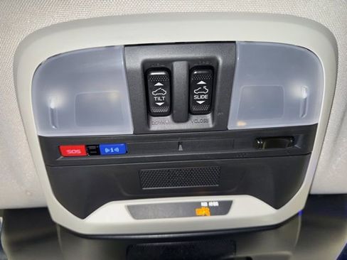 Used 2024 Subaru Crosstrek 2.0i Premium image 30