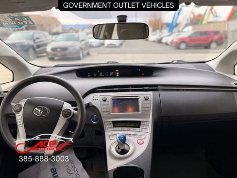 Used 2014 Toyota Prius One image 10