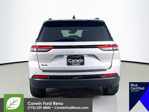 Used 2024 Jeep Grand Cherokee Altitude image 33