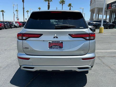 Used 2024 Mitsubishi Outlander AWD image 6