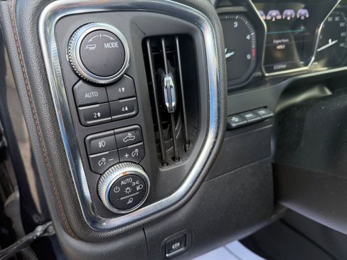 Used 2020 GMC Sierra 2500 AT4 w/ AT4 Premium Package AWD/4WD image 16