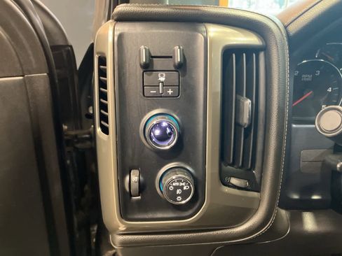 Used 2018 Chevrolet Silverado 2500 High Country image 17