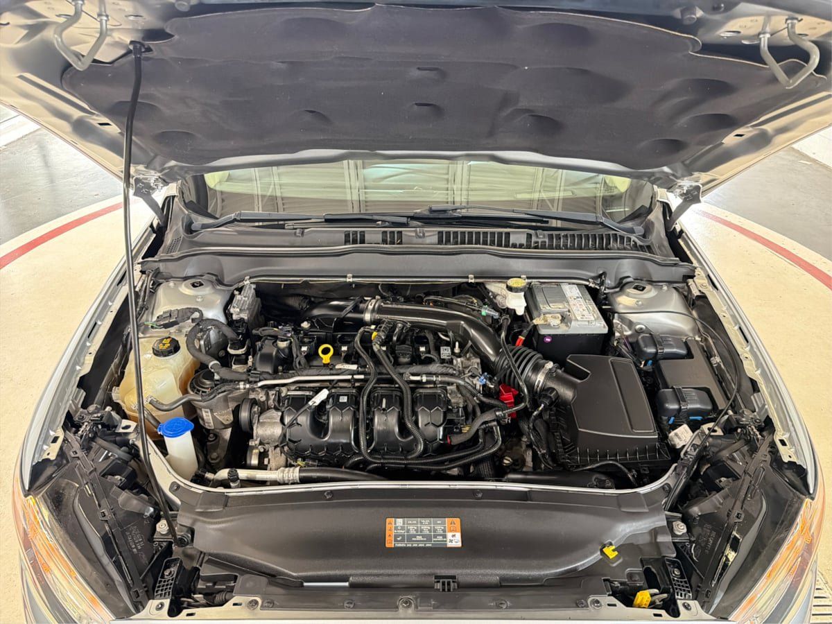 Used 2020 Ford Fusion SE AWD/4WD image 11