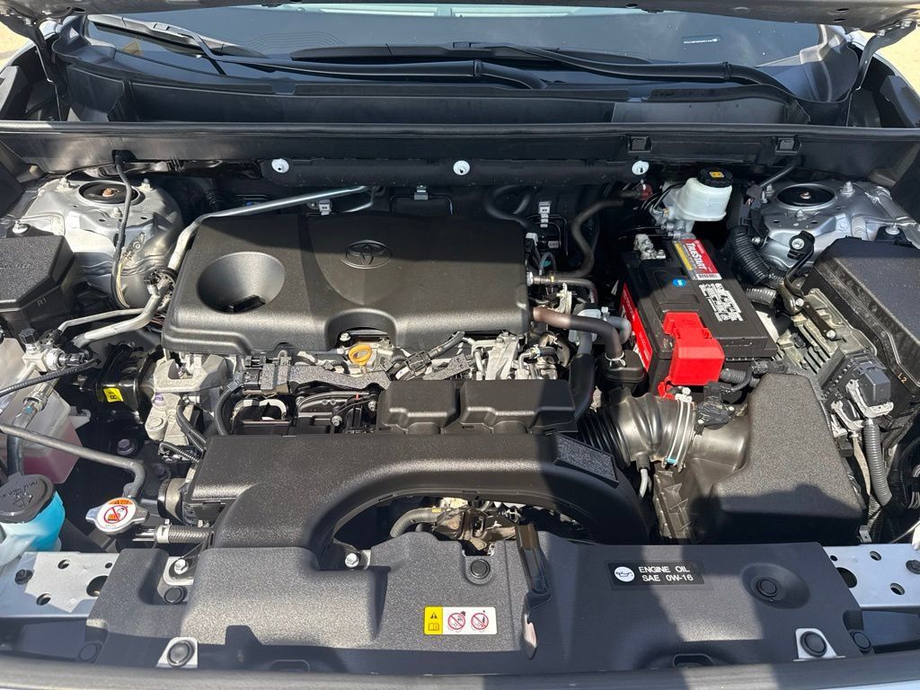 Used 2019 Toyota RAV4 XLE Premium AWD/4WD image 25
