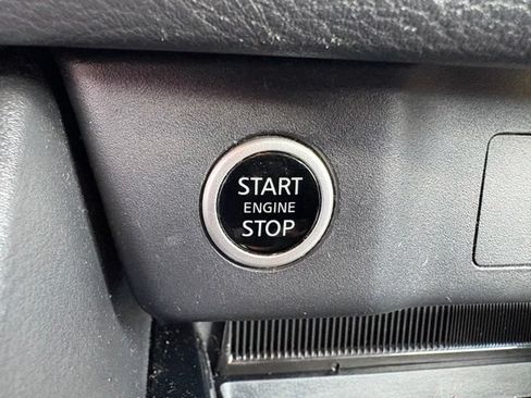 Used 2022 Nissan Rogue SV FWD image 23