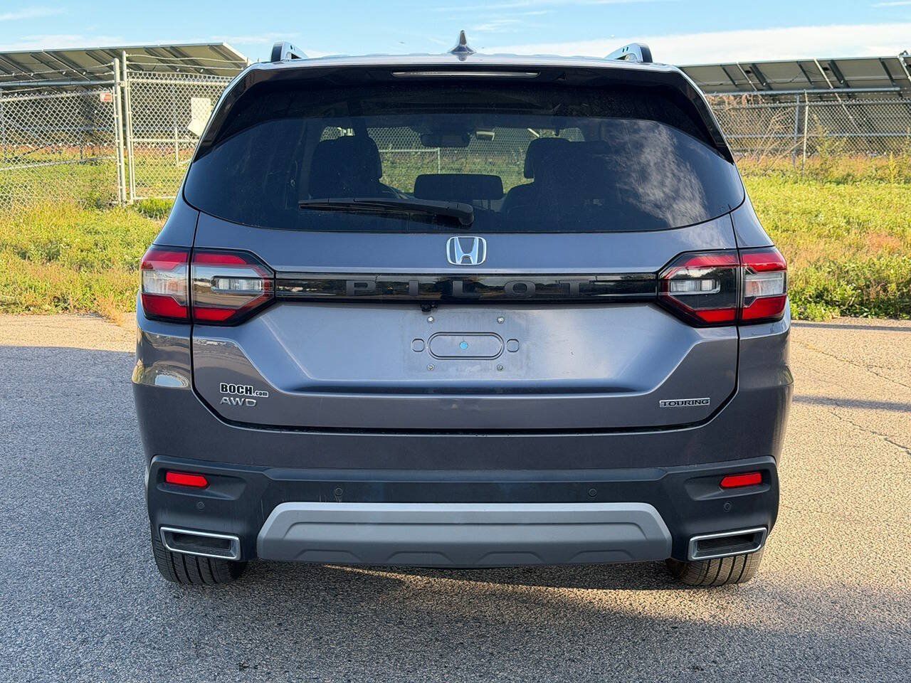 Used 2023 Honda Pilot Touring image 3