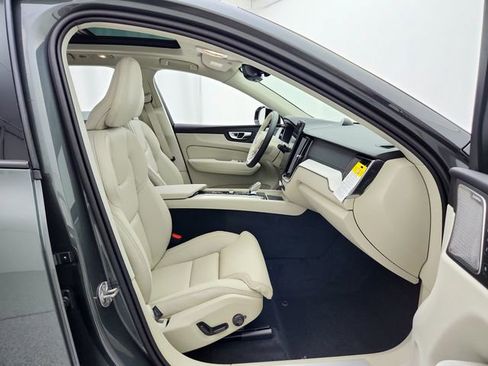 New 2026 Volvo XC60 B5 Ultra w/ Climate Package image 14
