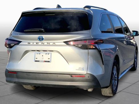 Used 2024 Toyota Sienna XLE image 13