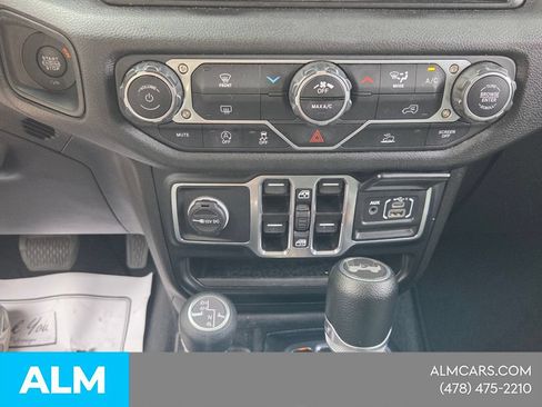 Used 2025 Jeep Wrangler Unlimited Sport AWD/4WD image 21
