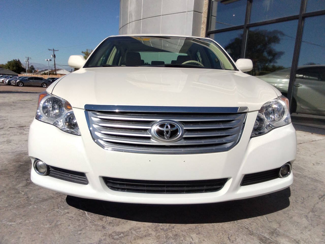 Used 2009 Toyota Avalon XLS FWD image 2