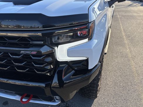 Used 2024 Chevrolet Silverado 1500 ZR2 w/ Technology Package image 10