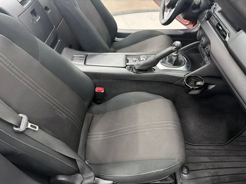 Used 2021 MAZDA MX-5 Miata Club RWD image 22