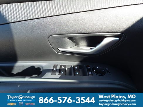 Used 2025 Hyundai Tucson SEL FWD image 13
