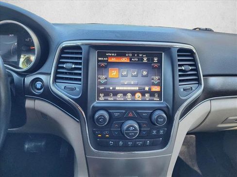 Used 2017 Jeep Grand Cherokee Limited RWD image 13