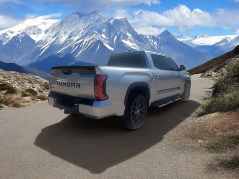 Used 2023 Toyota Tundra Platinum image 5