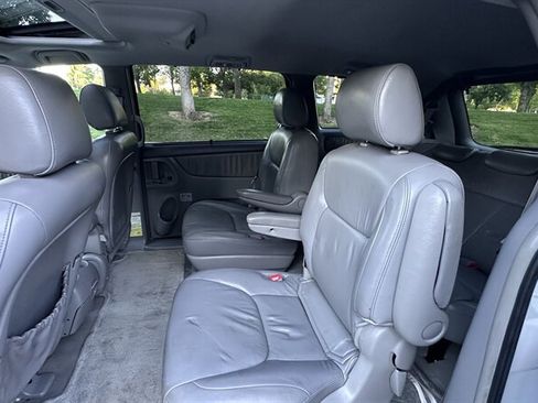 Used 2004 Toyota Sienna XLE FWD image 12