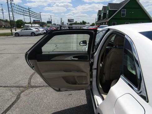 Used 2017 Lincoln MKZ Premiere FWD image 18