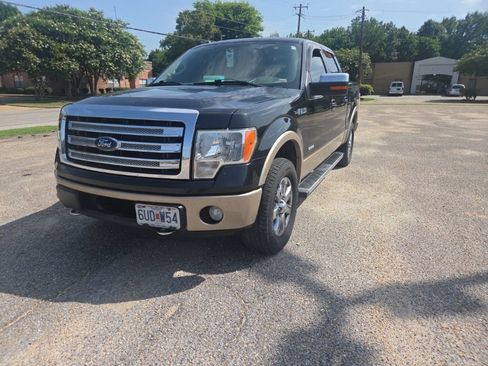 Used 2013 Ford F150 Lariat w/ Lariat Chrome Pkg AWD/4WD image 3