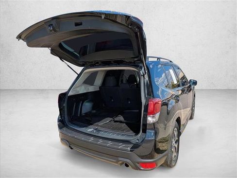 Used 2019 Subaru Forester Premium AWD/4WD image 23
