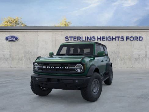 New 2025 Ford Bronco Outer Banks w/ Sasquatch Package image 2