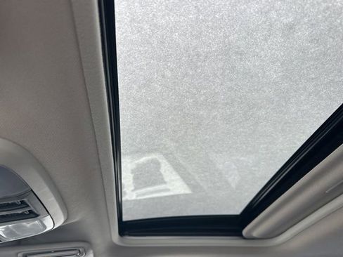 Used 2023 Subaru Crosstrek 2.5i Limited w/ Moonroof Package image 11