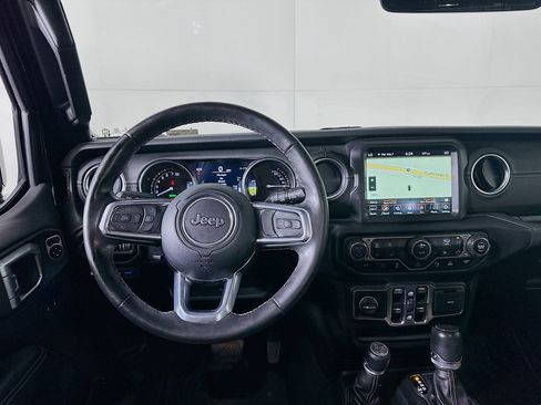 Used 2022 Jeep Wrangler Sahara w/ Cold Weather Group image 17