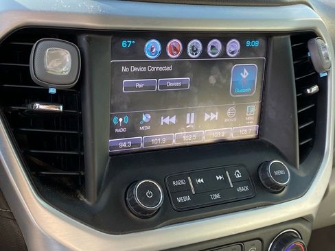 Used 2018 GMC Acadia SLT w/ LPO, Floor Liner Package image 14