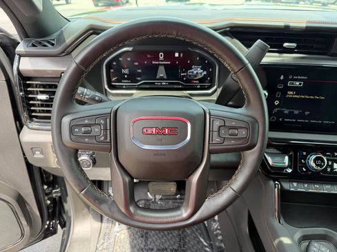Used 2025 GMC Sierra 2500 AT4 AWD/4WD image 30