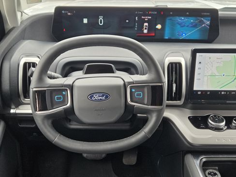 Used 2026 Ford Expedition Active RWD image 22