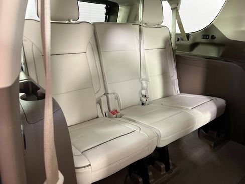 Used 2022 GMC Yukon XL Denali image 27