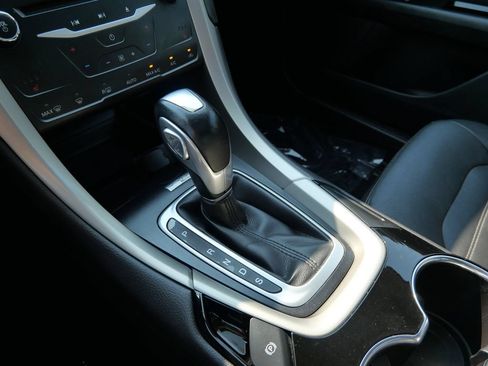 Used 2014 Ford Fusion SE w/ Equipment Group 202A FWD image 23