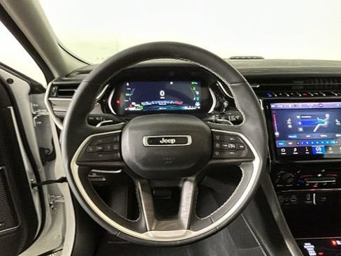 Used 2023 Jeep Grand Cherokee 4WD 4xe image 14