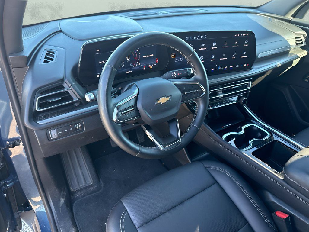 Used 2026 Chevrolet Traverse LT AWD/4WD image 9