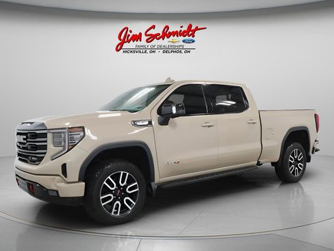 Used 2023 GMC Sierra 1500 AT4 w/ AT4 Preferred Package image 2
