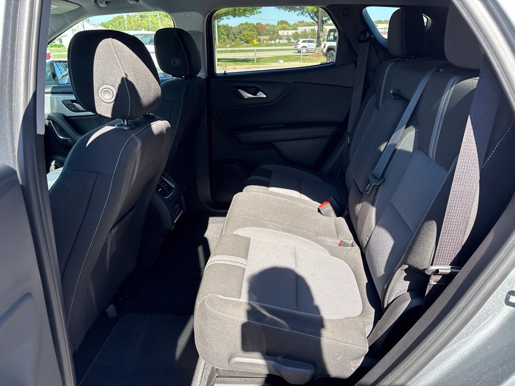 Used 2025 Chevrolet Blazer LT FWD image 17