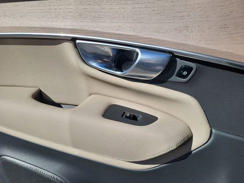 New 2025 Volvo EX90 Ultra image 15