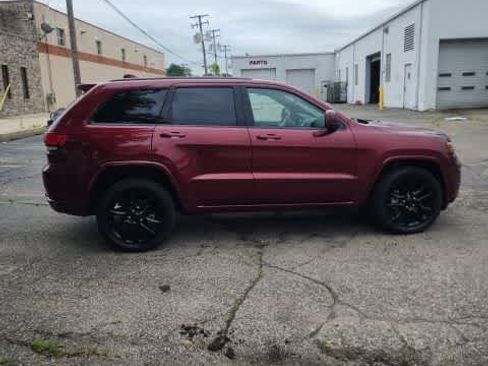 Used 2022 Jeep Grand Cherokee Laredo X AWD/4WD image 10
